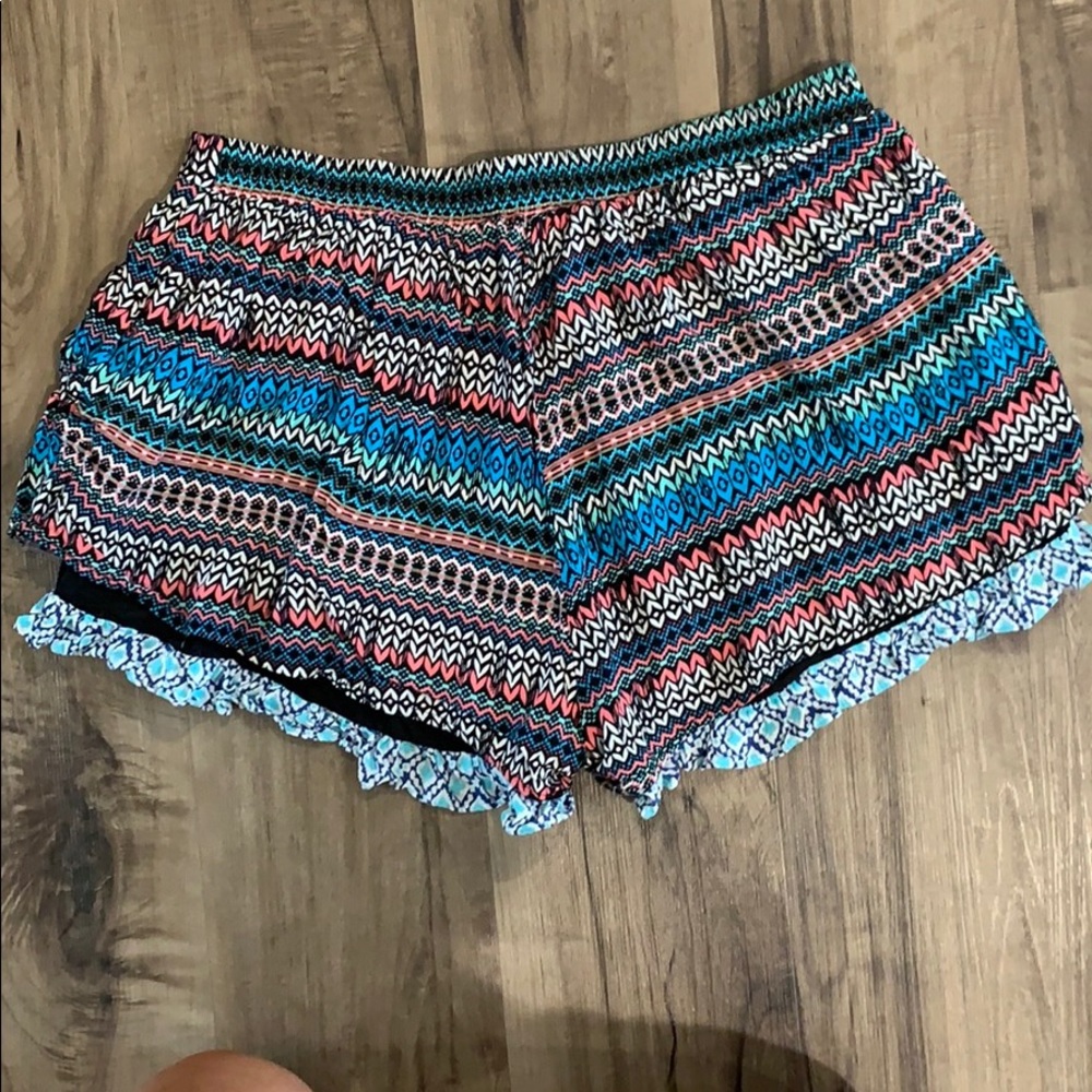 Layered shorts - Picture 2 of 3